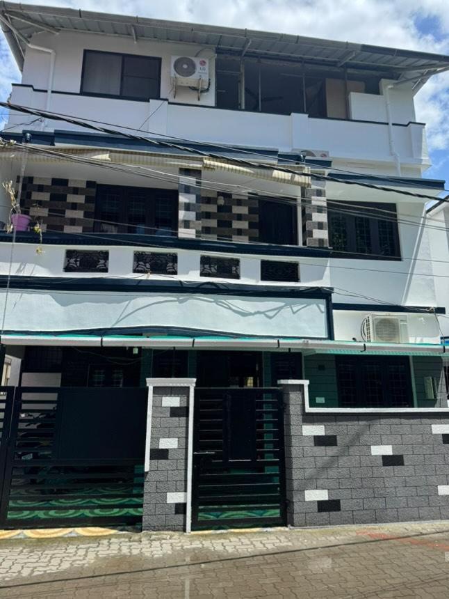 Apartamento Cozy Haven Kochi Exterior foto